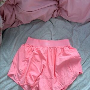 SOLDOUT ALO SHORTS WORN ONCE